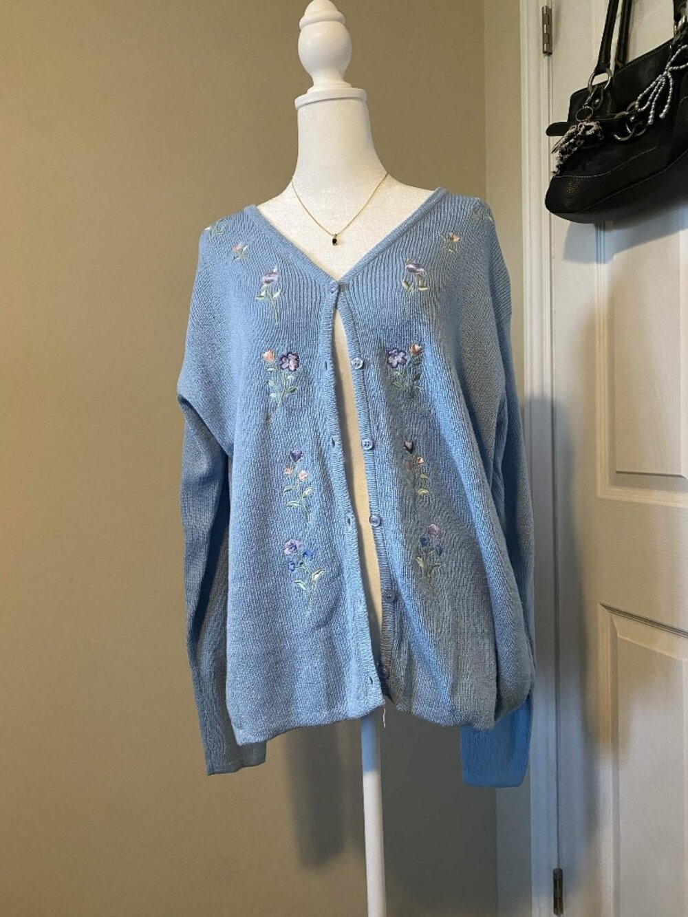 VINTAGE Embroidered Floral Motif Cardigan Pastel Cottagecore Grandmacore